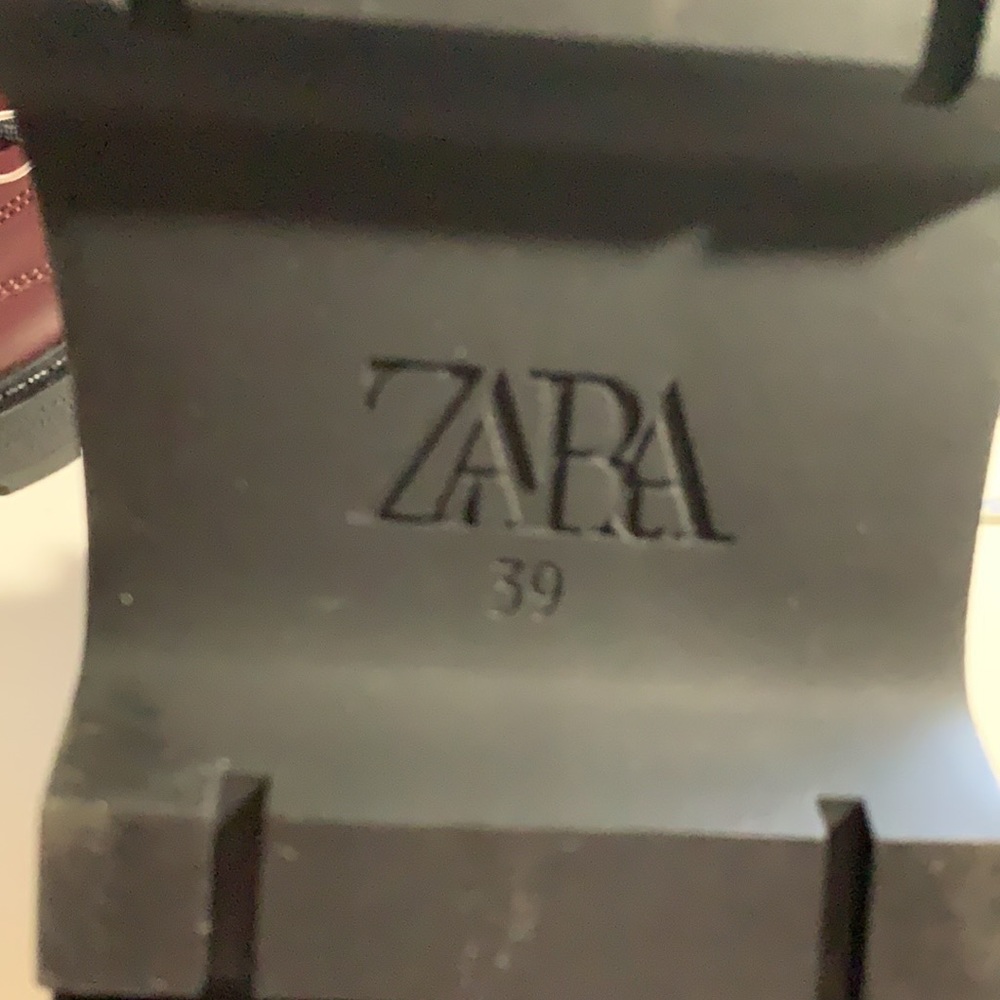 SOLD Zara Burgundy Low Heeled Ankle Boots. Size 8. - Picture 8 of 9